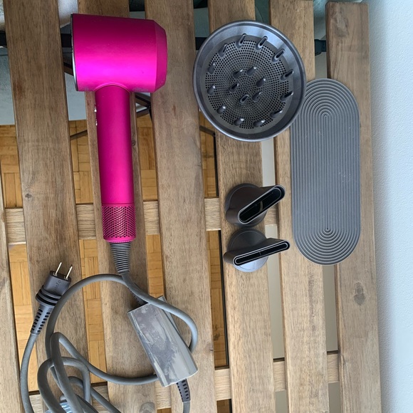 Dyson Other - Dyson supersonic hair dryer Pink & gray